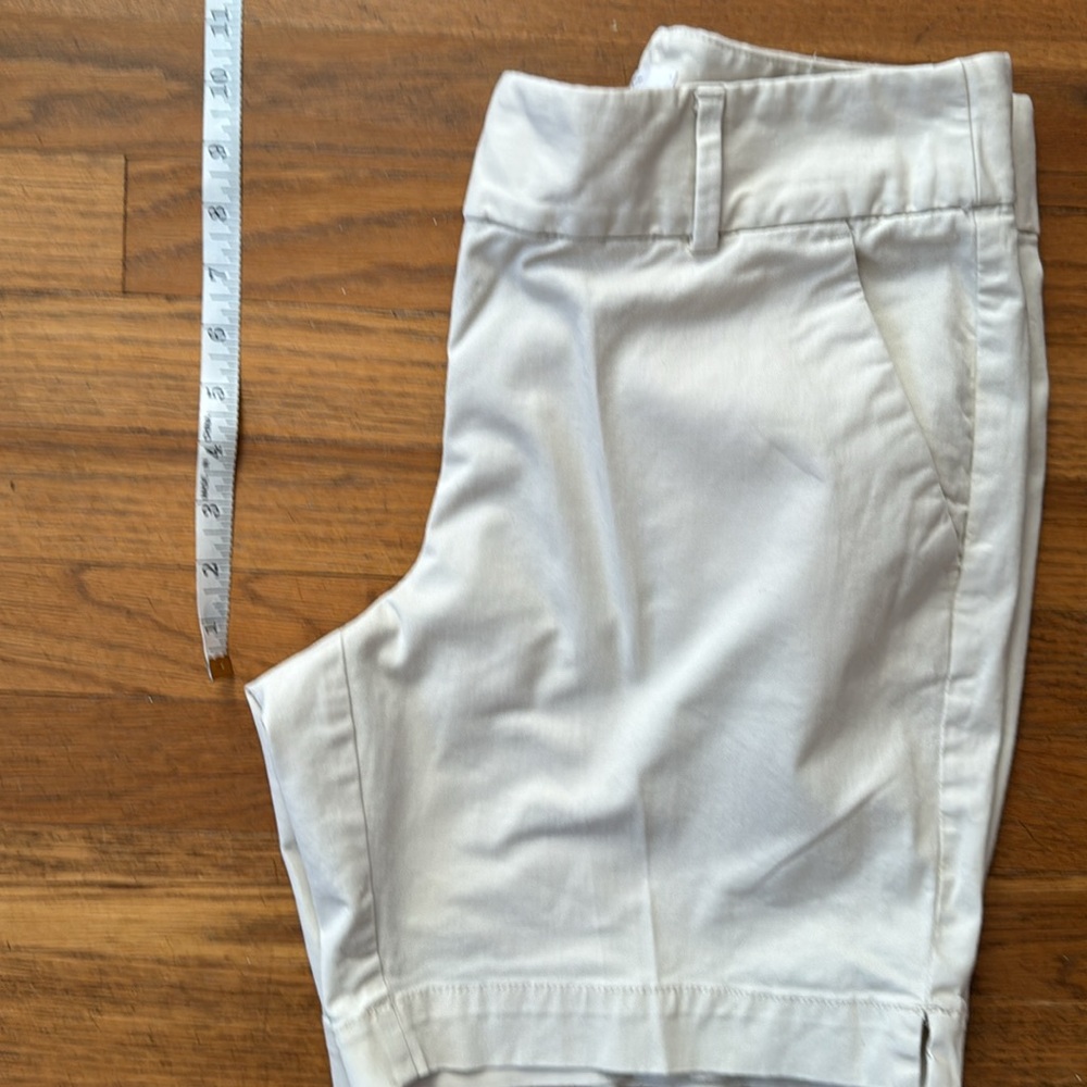 🌻Loft light tan cotton/spandex Riviera shorts. Size 4. - Picture 9 of 11